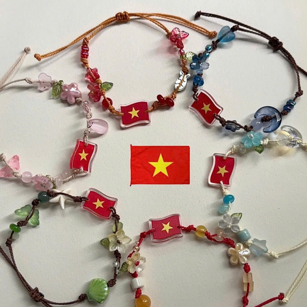 vòng tay cờ việt nam